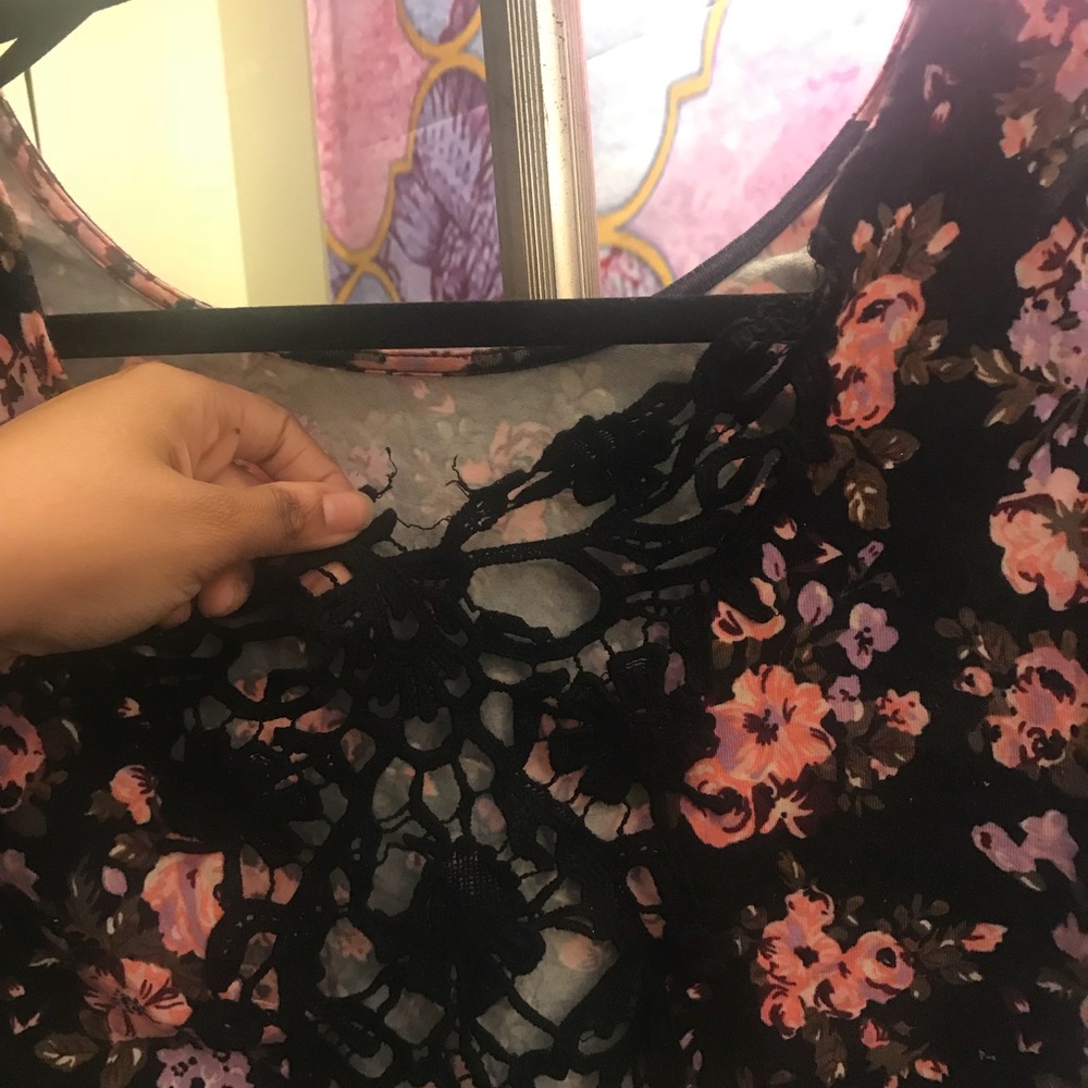 Flower Crop Top - Picture 4 of 6
